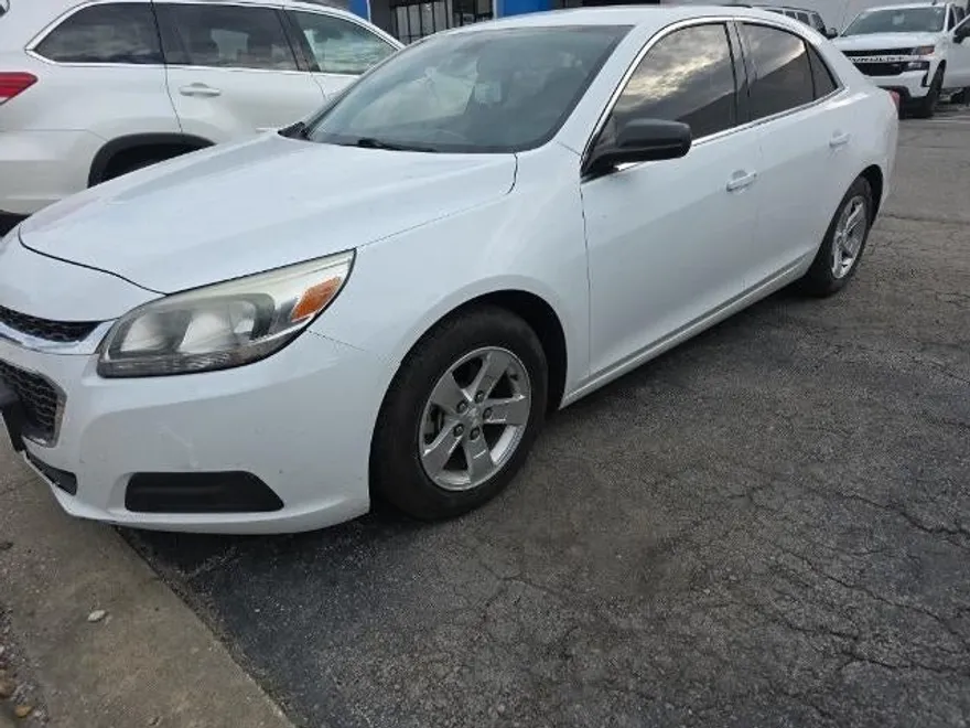2015 Chevrolet Malibu LS photo 1