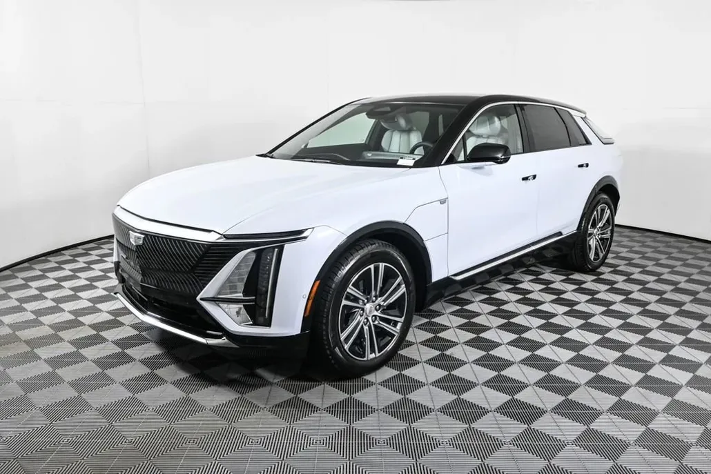 2026 Cadillac Lyriq Luxury photo 1
