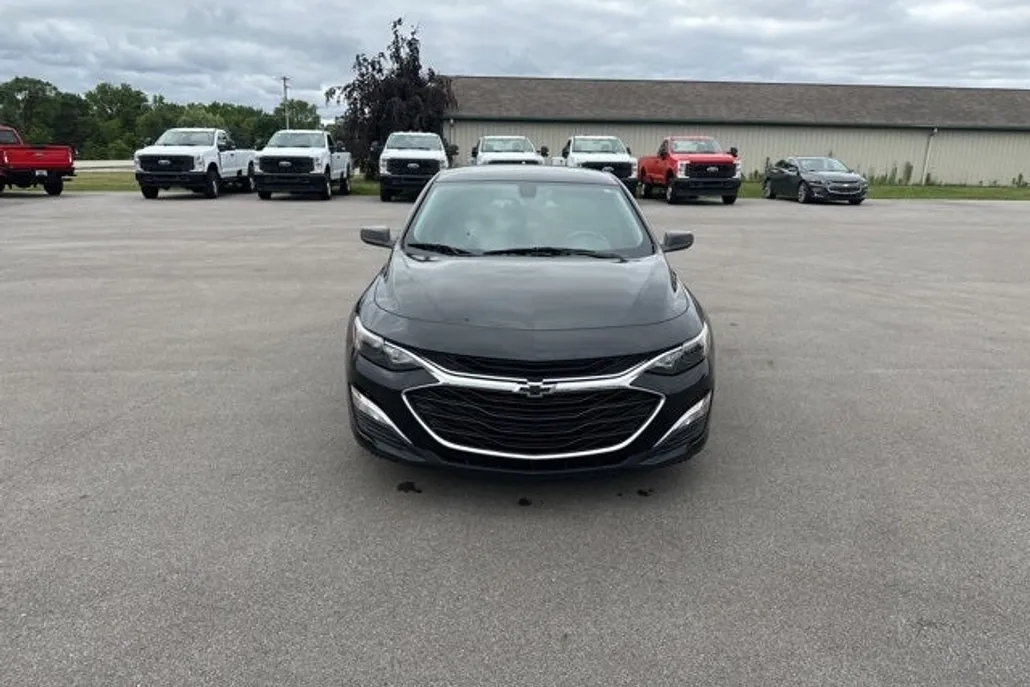 2022 Chevrolet Malibu RS photo 1