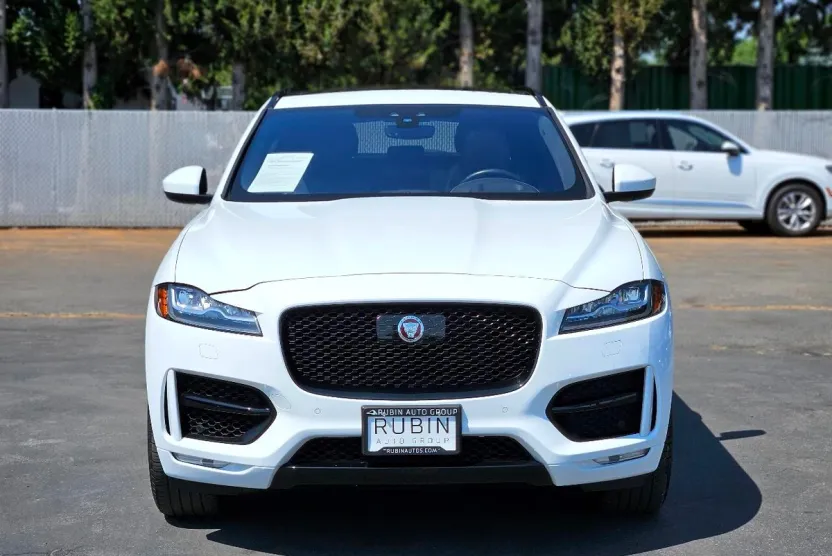 2019 Jaguar F-PACE R-Sport photo 1