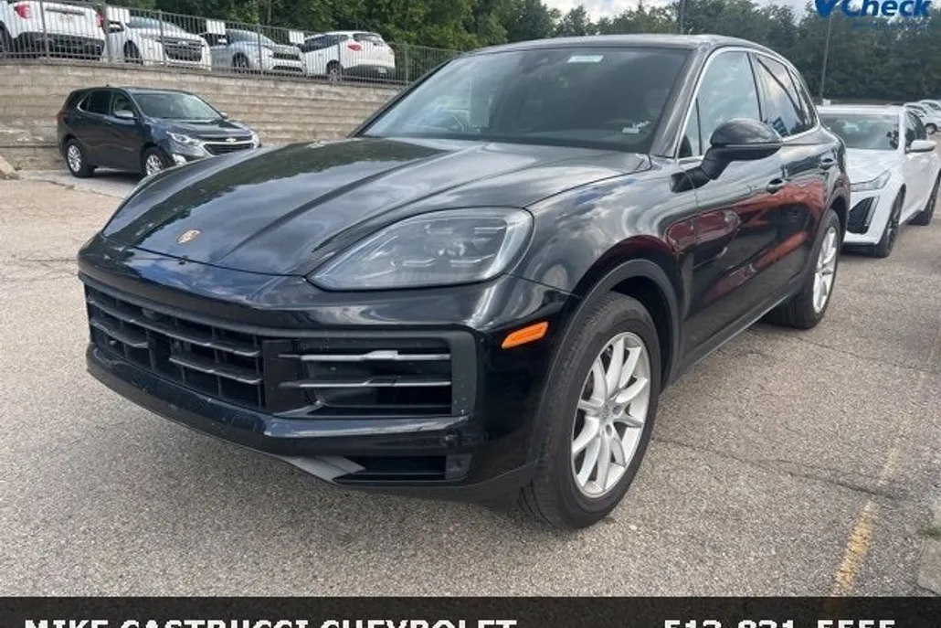 2024 Porsche Cayenne photo 1