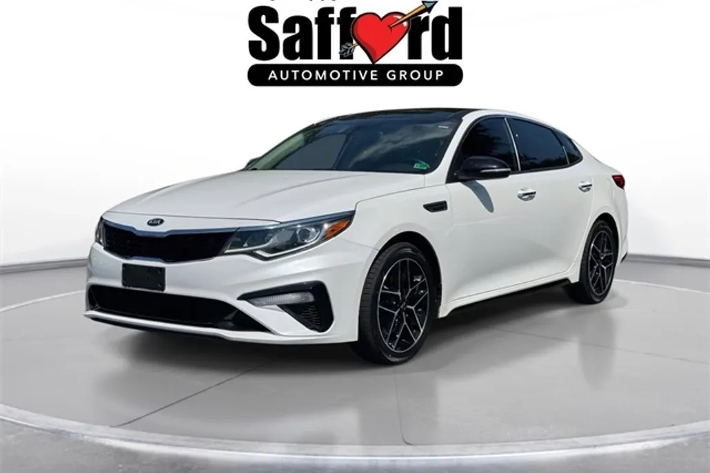 2020 Kia Optima SE photo 1