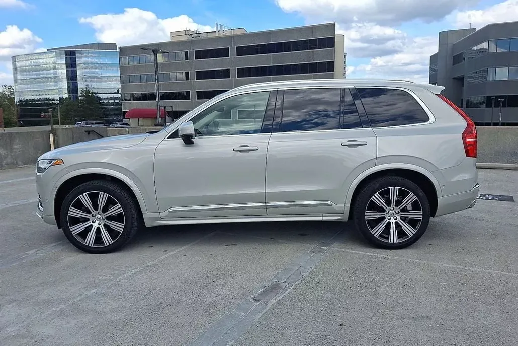 2021 Volvo XC90 T6 Inscription photo 1