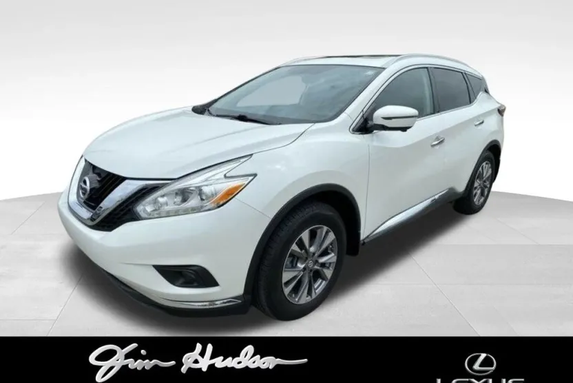 2017 Nissan Murano LE photo 1