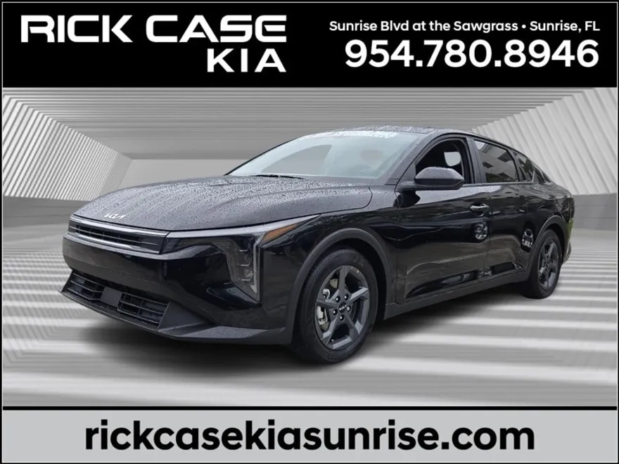 2025 Kia K4 LXS photo 1