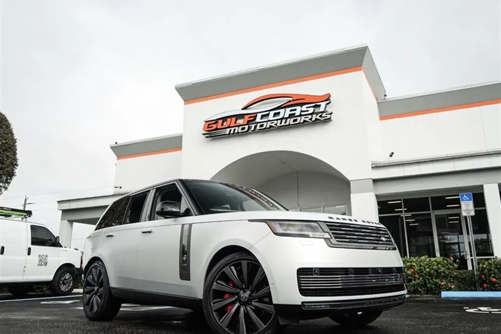 2024 Land Rover Range Rover SV photo 1