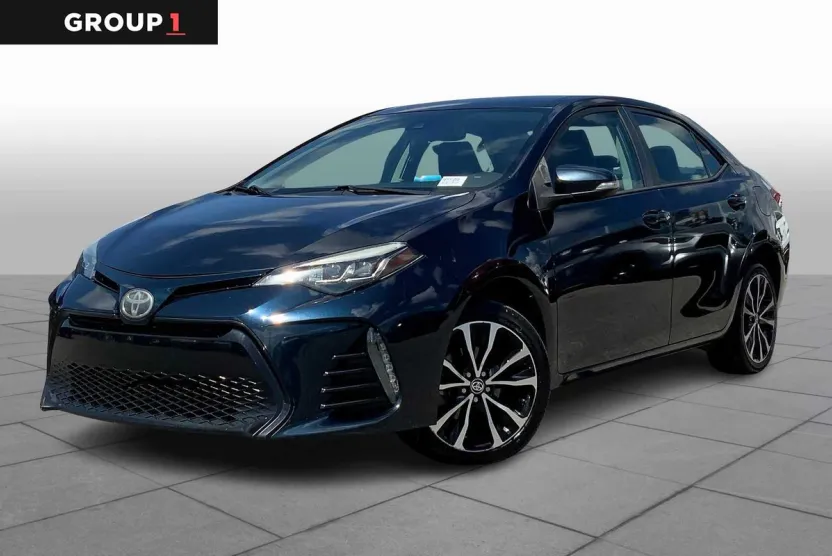 2017 Toyota Corolla SE photo 1