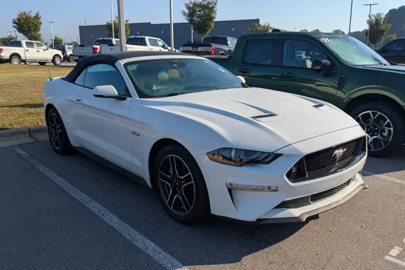 2022 Ford Mustang GT Premium photo 1