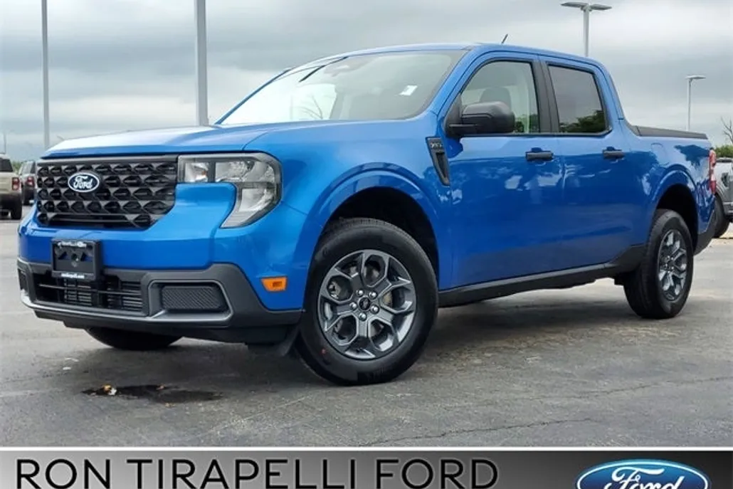 2025 Ford Maverick XLT photo 1