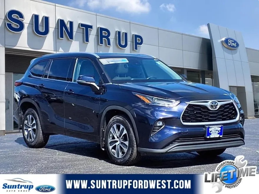 2022 Toyota Highlander XLE photo 1
