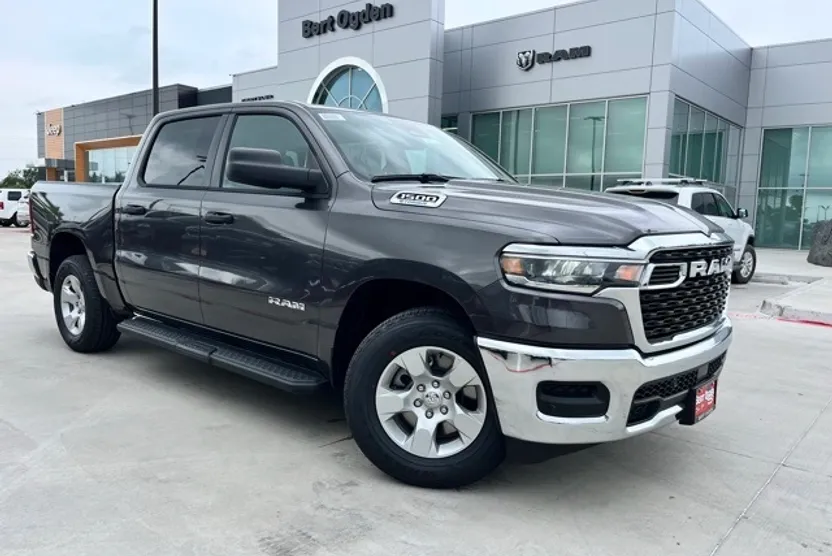 2025 Ram 1500 Tradesman photo 1
