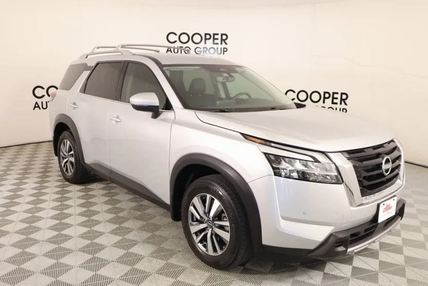 2024 Nissan Pathfinder SL photo 1