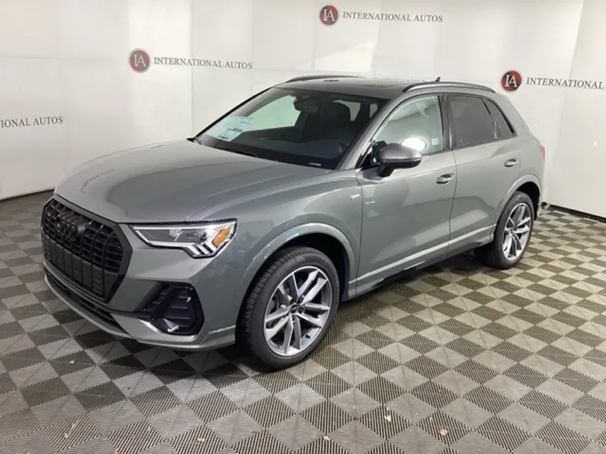 2025 Audi Q3 45 TFSI S line Premium photo 1