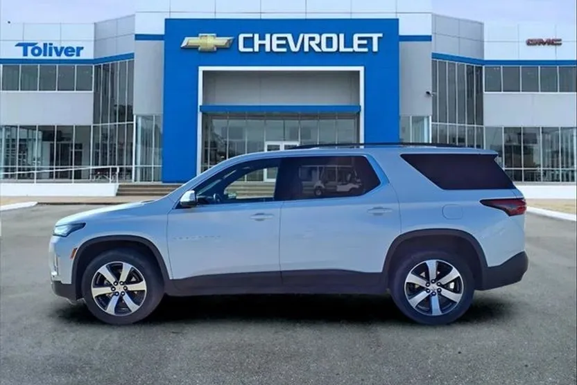 2022 Chevrolet Traverse Leather photo 1