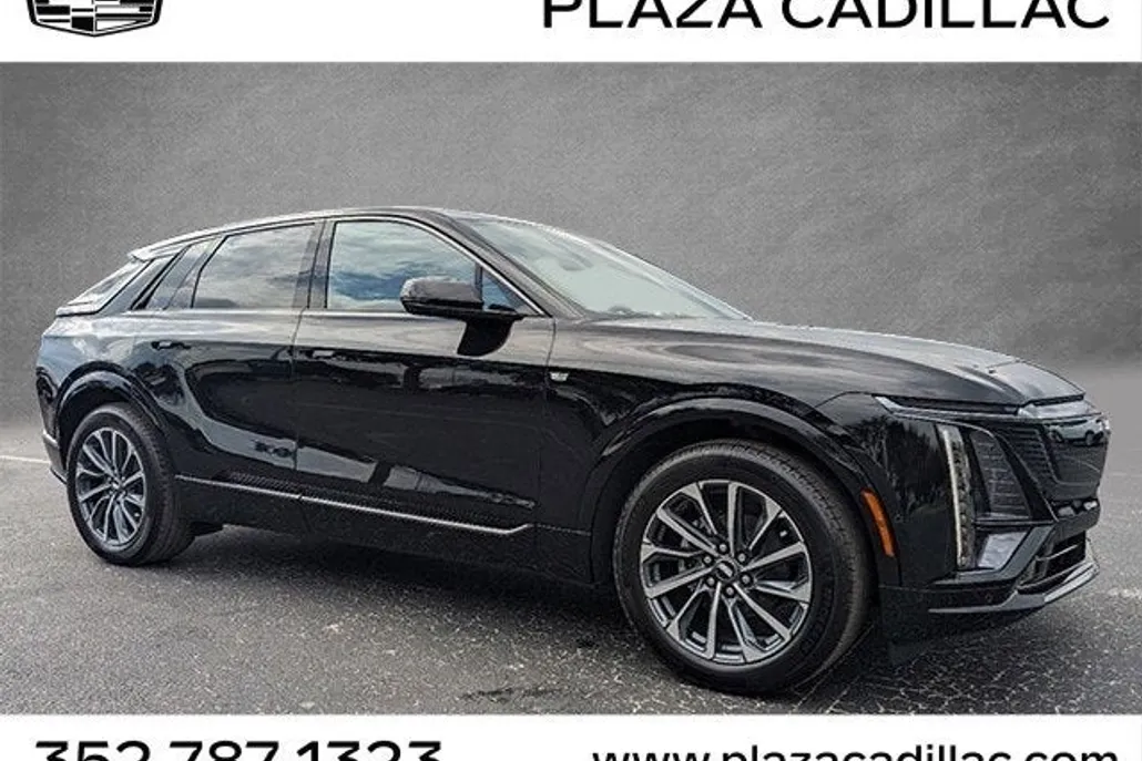 2024 Cadillac Lyriq Sport photo 1