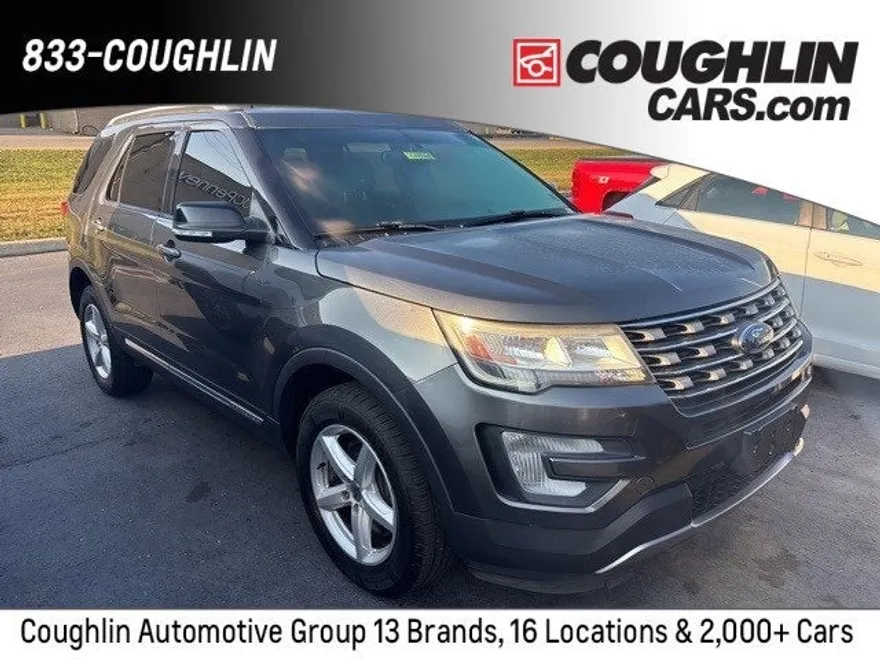 2017 Ford Explorer XLT photo 1