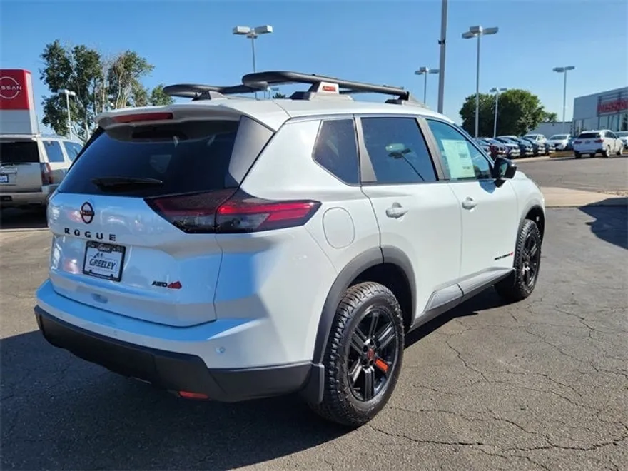 2026 Nissan Rogue SV photo 1