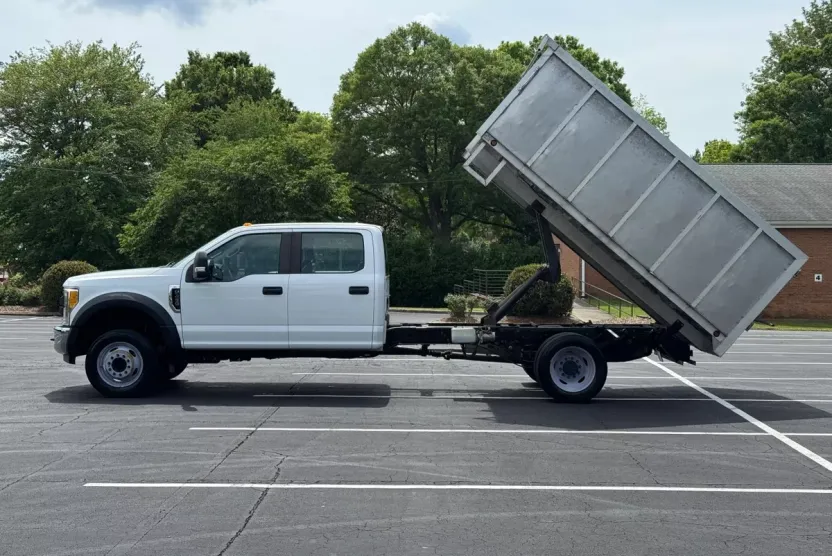 2017 Ford F-450 photo 1