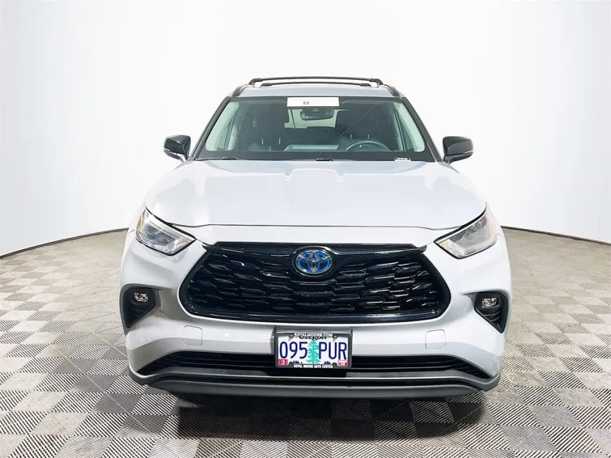 2024 Toyota Highlander Hybrid XLE photo 1