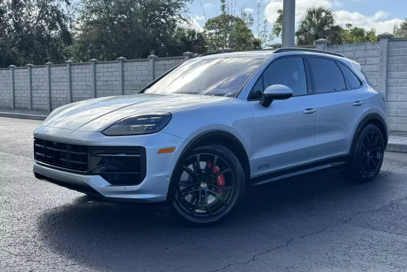 2025 Porsche Cayenne GTS photo 1