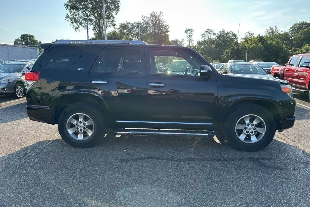 2013 Toyota 4Runner SR5 photo 1
