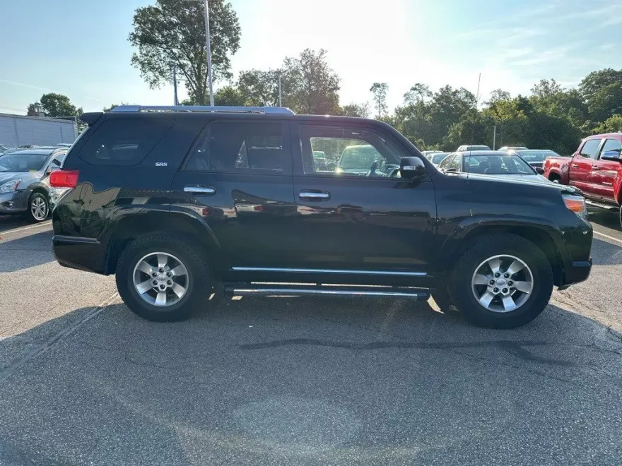 2013 Toyota 4Runner SR5 photo 1