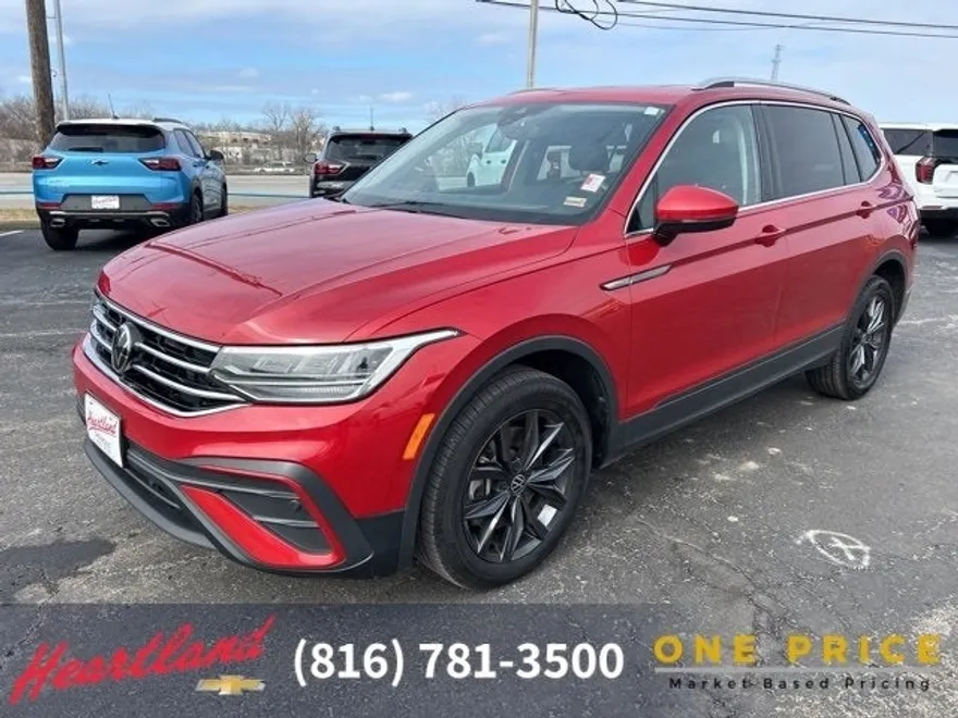 2023 Volkswagen Tiguan SE photo 1