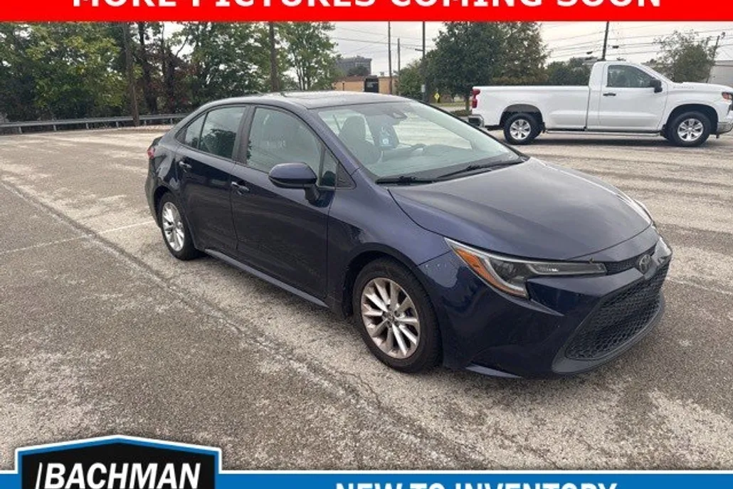 2020 Toyota Corolla LE photo 1