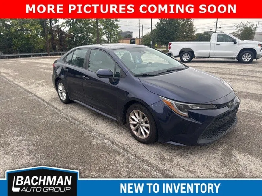 2020 Toyota Corolla LE photo 1