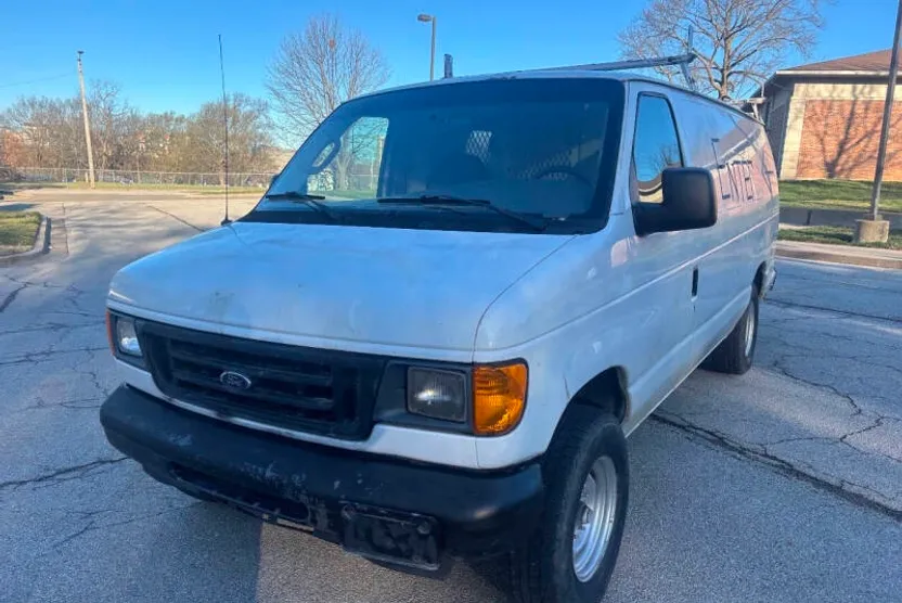 2007 Ford E-250 photo 1