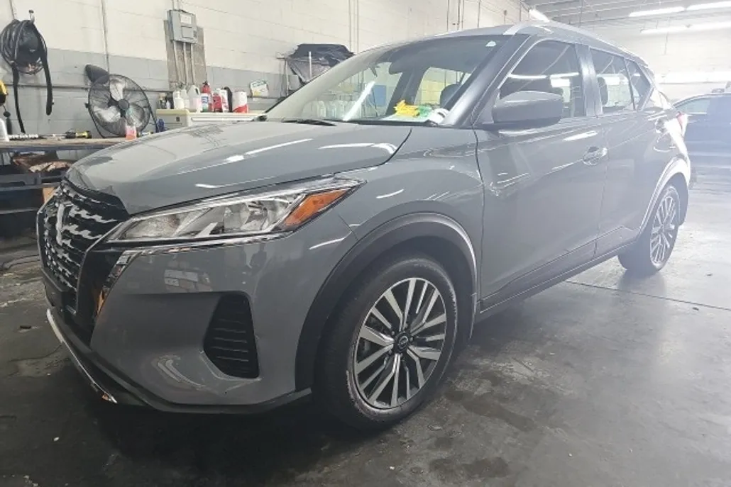 2024 Nissan Kicks SV photo 1