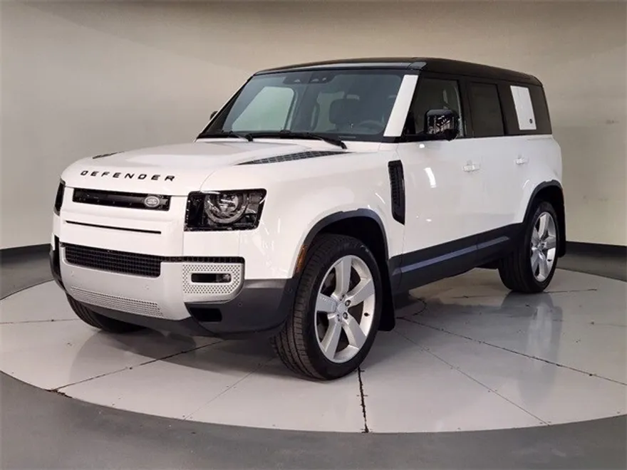 2024 Land Rover Defender 110 SE photo 1
