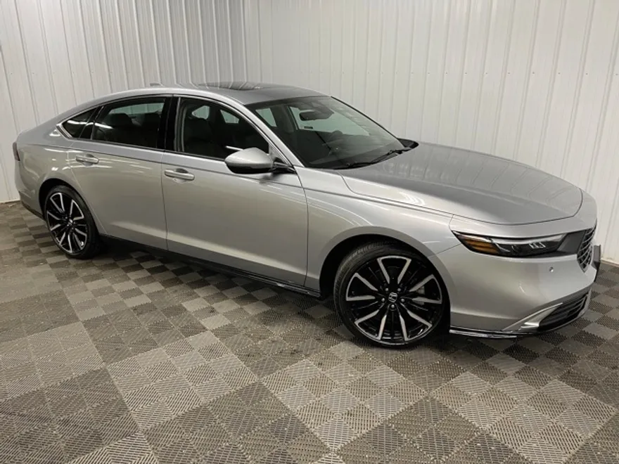 2023 Honda Accord Hybrid Touring photo 1