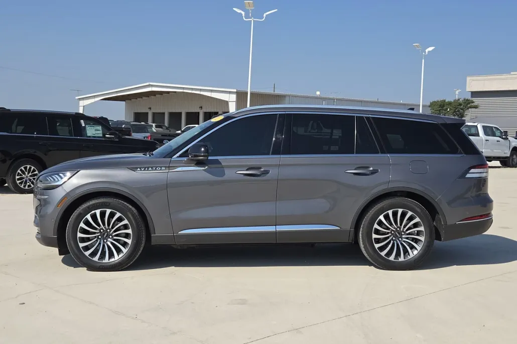2023 Lincoln Aviator Reserve photo 1