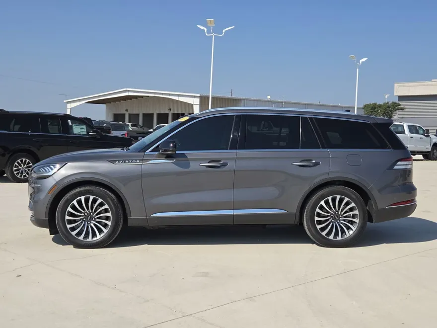 2023 Lincoln Aviator Reserve photo 1