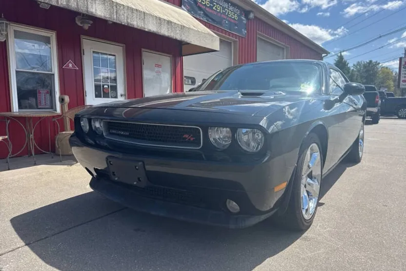2013 Dodge Challenger R/T photo 1