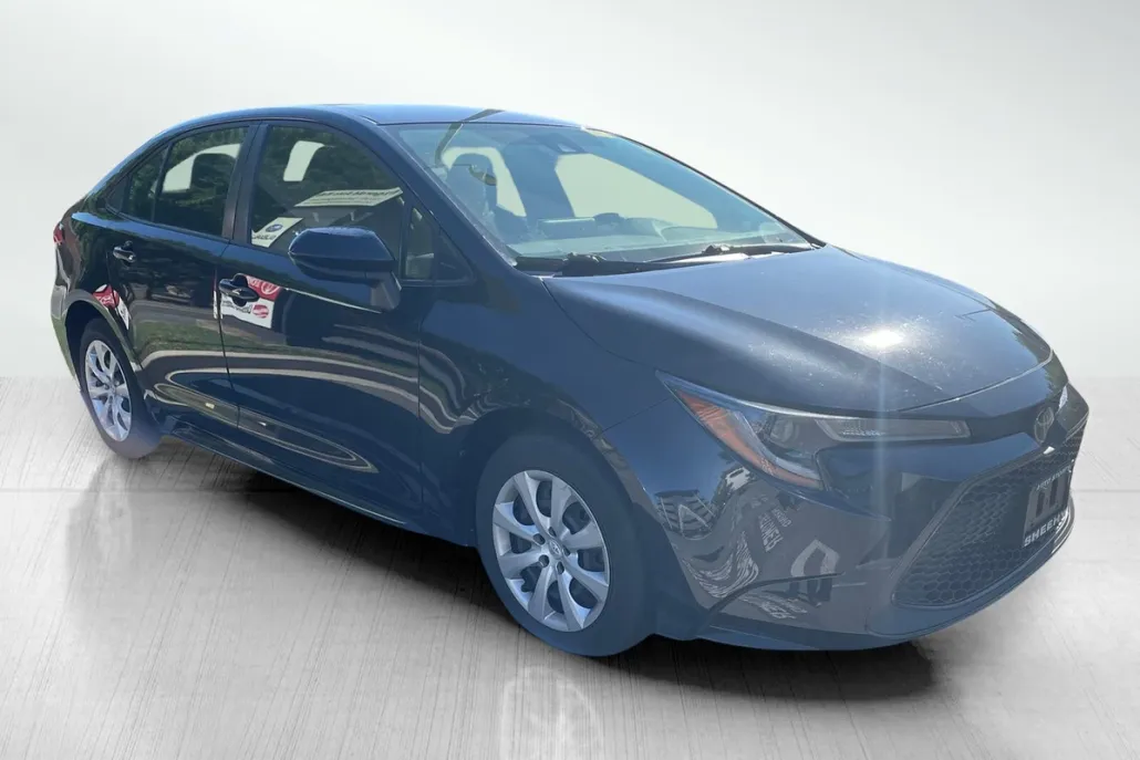 2021 Toyota Corolla LE photo 1