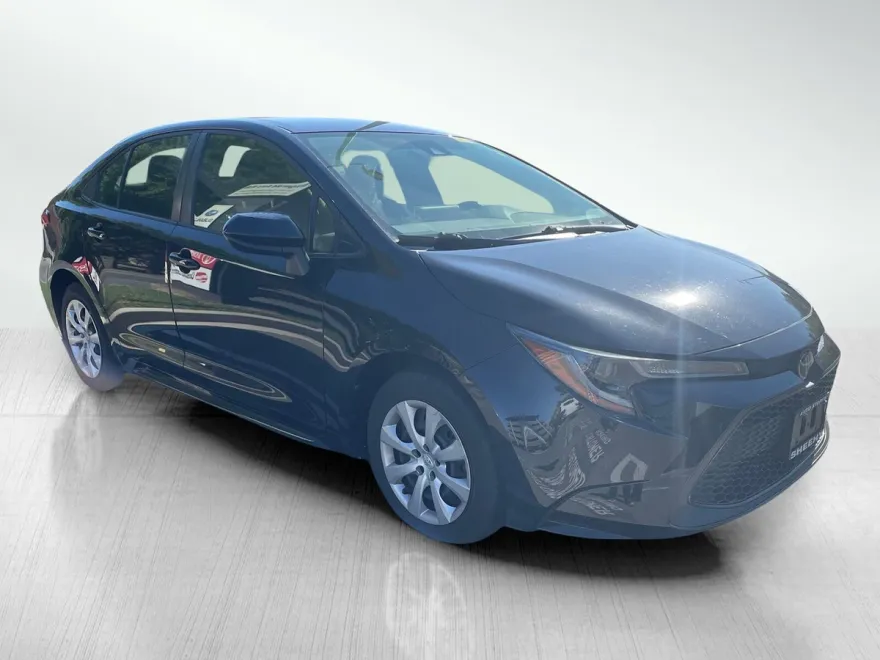 2021 Toyota Corolla LE photo 1