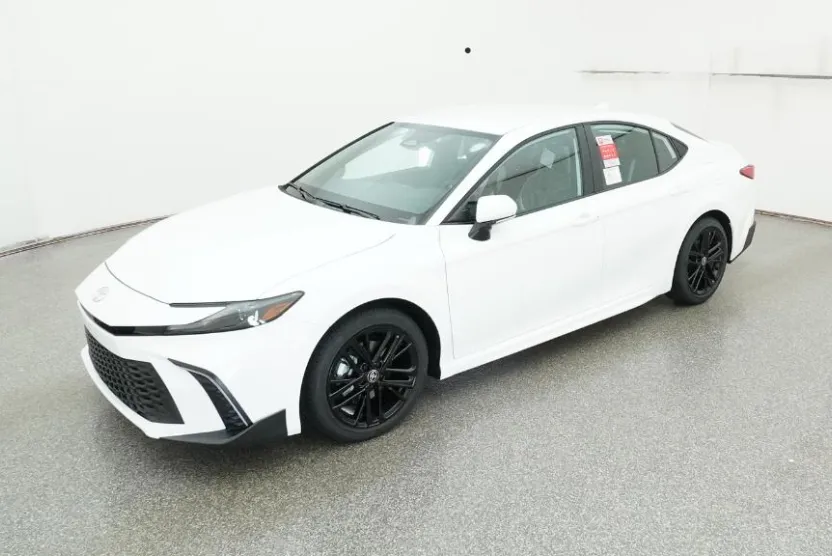 2026 Toyota Camry SE photo 1