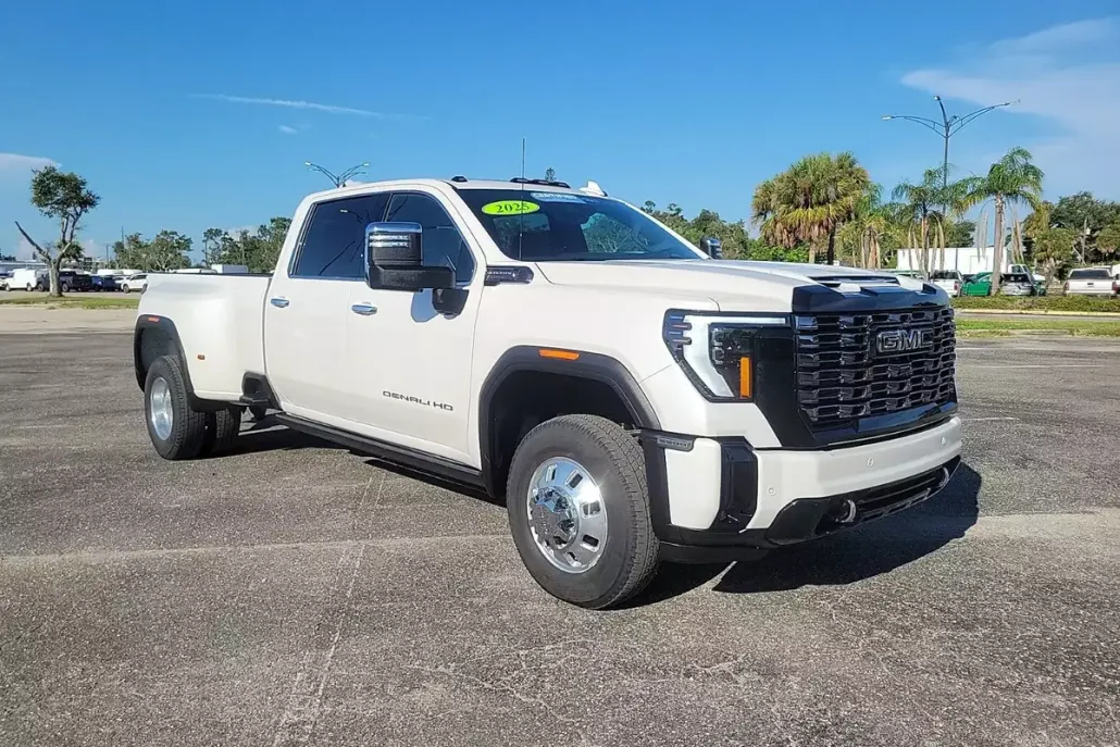 2025 Gmc Sierra 3500 HD Denali Ultimate photo 1