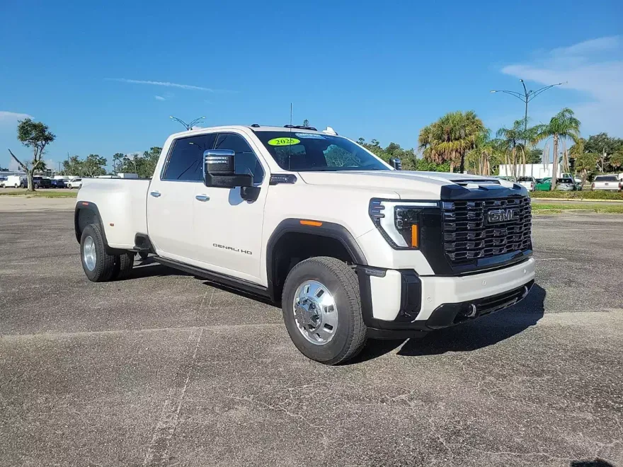 2025 Gmc Sierra 3500 HD Denali Ultimate photo 1