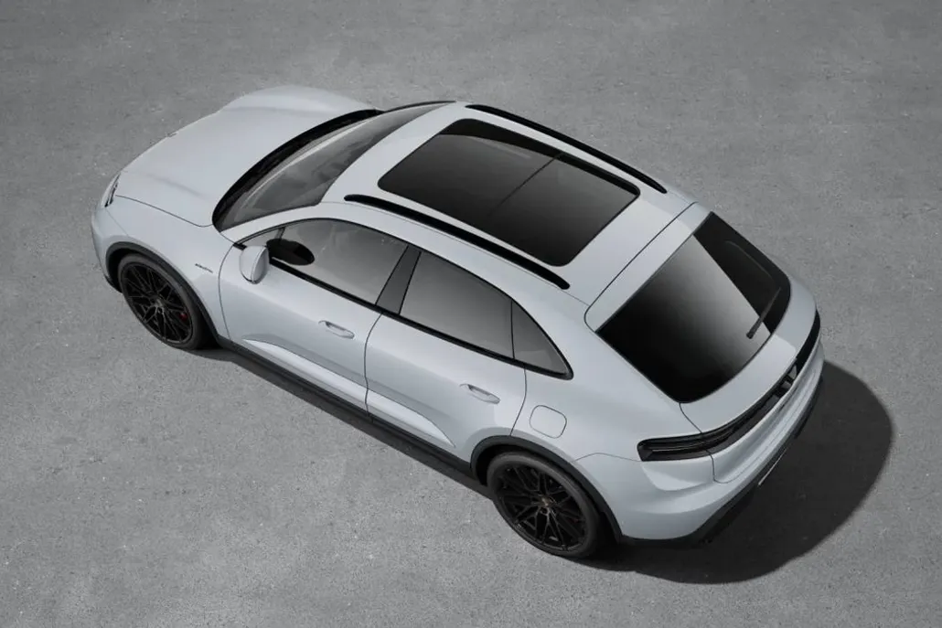 2025 Porsche Macan Electric photo 1