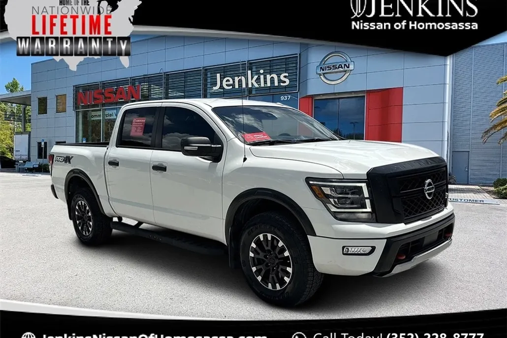 2020 Nissan Titan PRO-4X photo 1