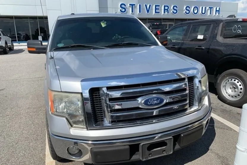 2011 Ford F-150 XLT photo 1