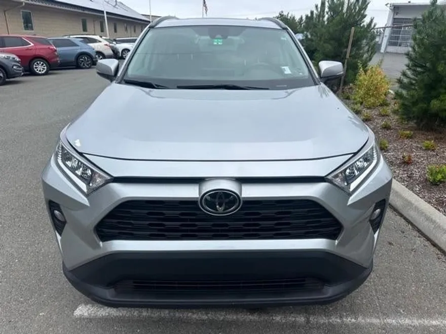 2021 Toyota RAV4 XLE Premium photo 1