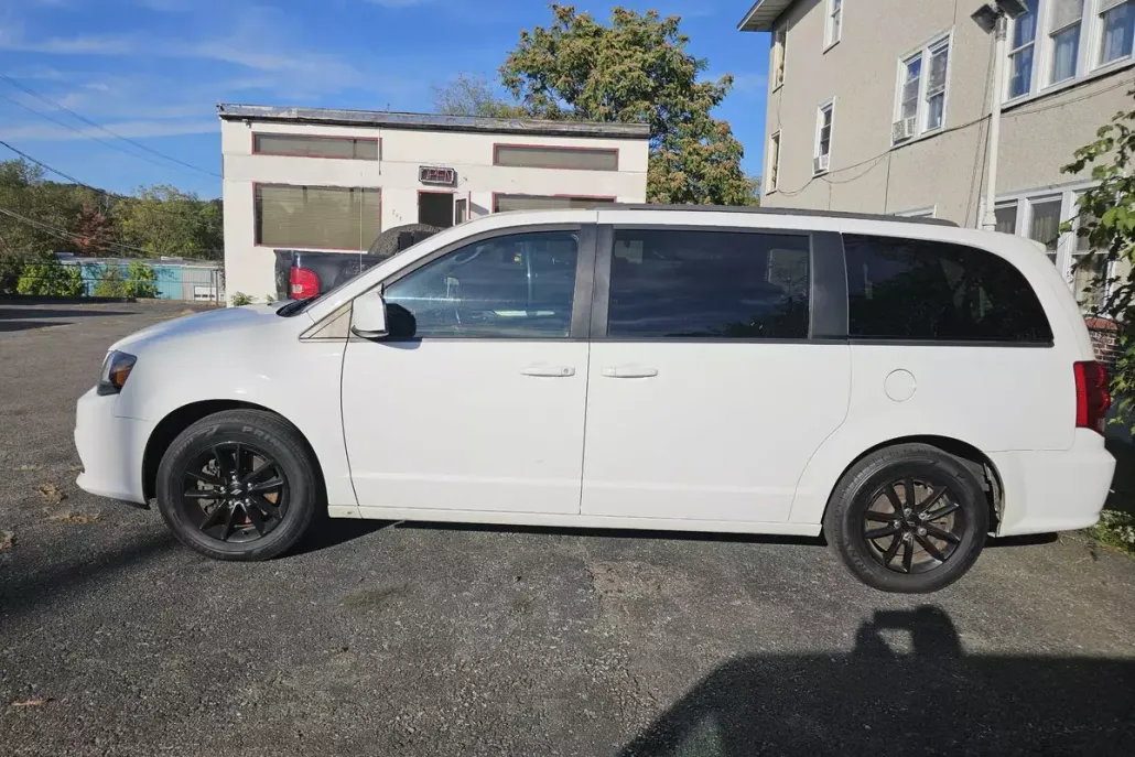 2019 Dodge Grand Caravan GT photo 1