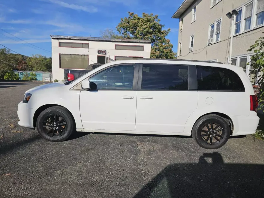 2019 Dodge Grand Caravan GT photo 1