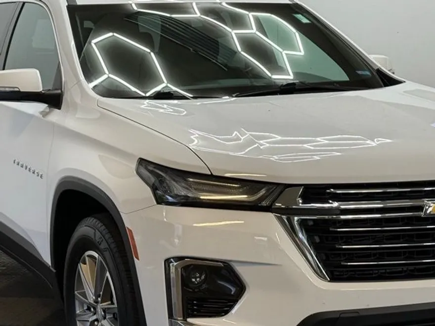 2023 Chevrolet Traverse Cloth 1LT photo 1