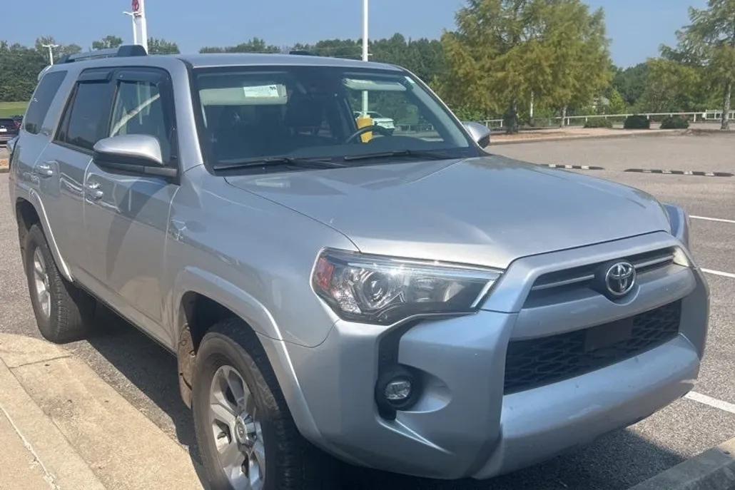 2023 Toyota 4Runner SR5 photo 1