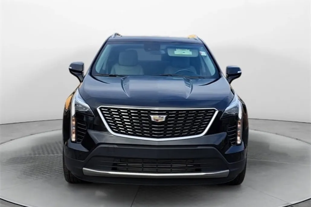 2023 Cadillac XT4 Premium Luxury photo 1